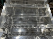 closed riser diamond plate  treads